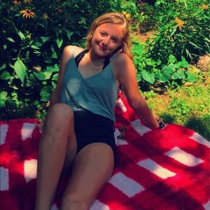 Meet your Posher, Kenadie